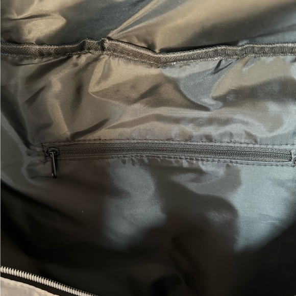 NWT! Disney Donald Duck Weekender/Travel Bag - Picture 8 of 11